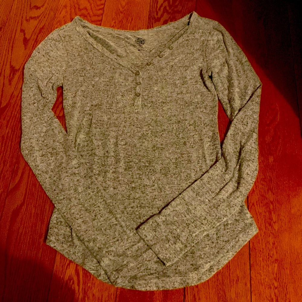 grey quarter button up long sleeve